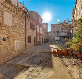 Studio Apartment with Terrace in Dubrovnik Old Town, Sleeps 2